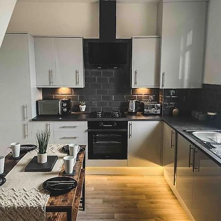 Comfortable Home In Bolton Farnworth Екстериор снимка