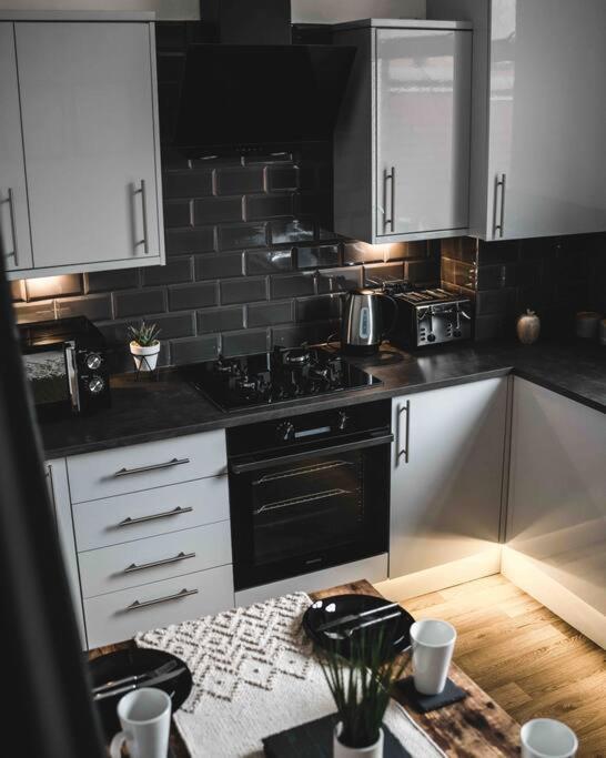 Comfortable Home In Bolton Farnworth Екстериор снимка