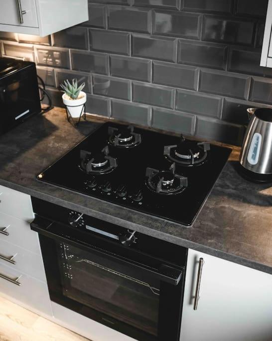 Comfortable Home In Bolton Farnworth Екстериор снимка