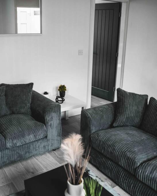 Comfortable Home In Bolton Farnworth Екстериор снимка